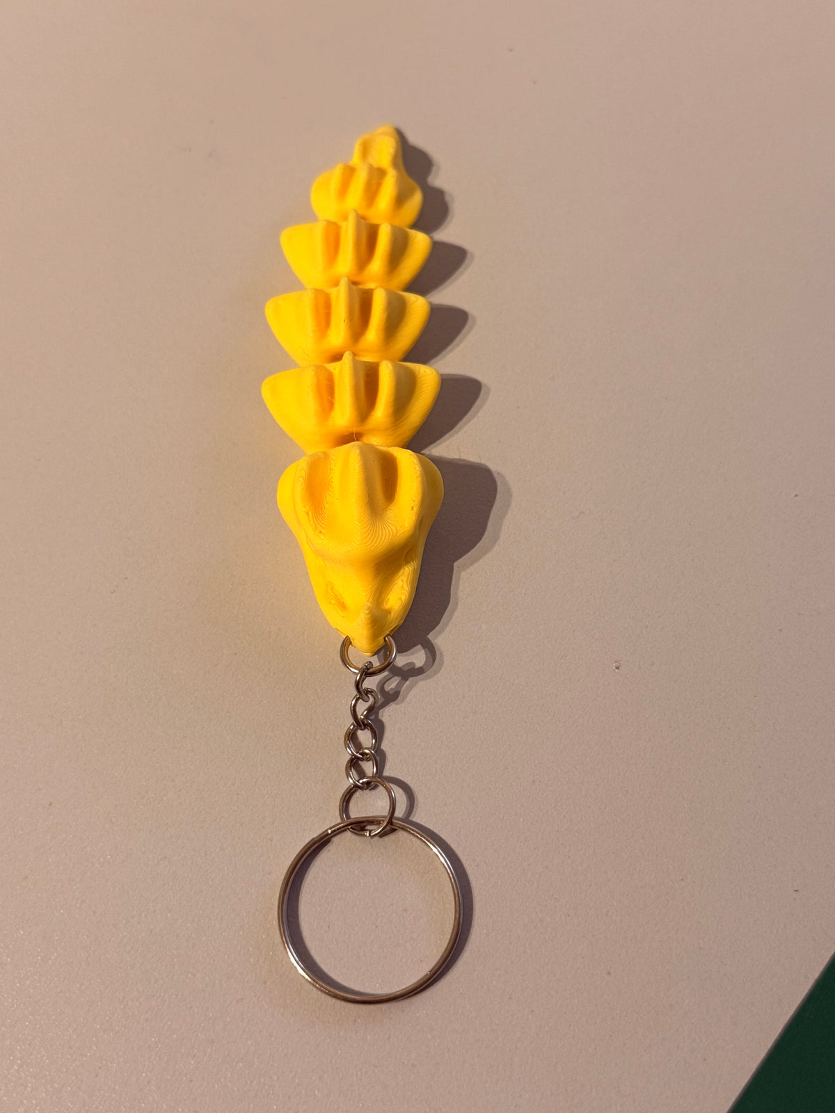 Porte-clés bébé dragon articulé imprimé en 3D, idée cadeau